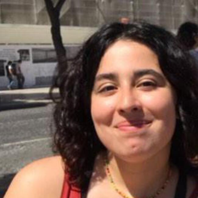 Baby-sitter in Almada: Nour