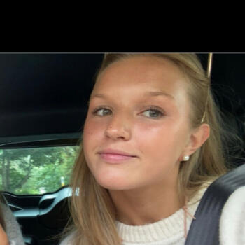 Babysitter in Täby: Julia