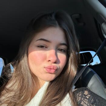 Babysitter em Coimbra: Nina