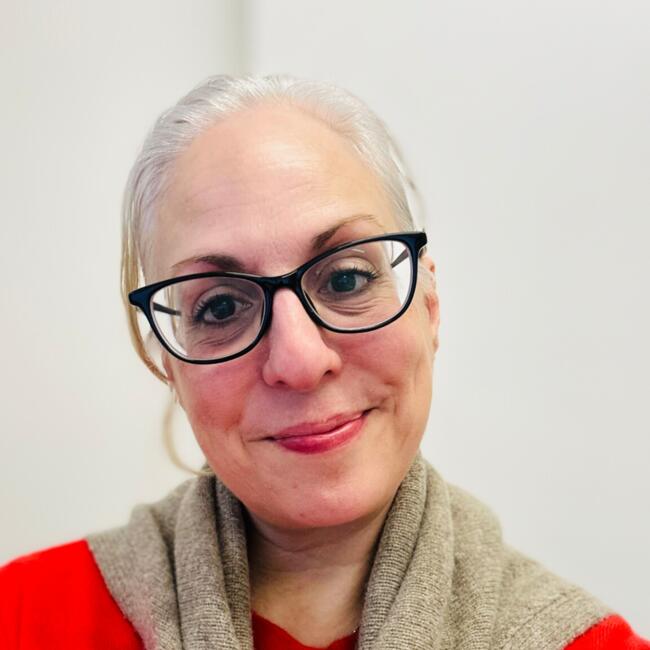 Babysitter in Camberley: Angela