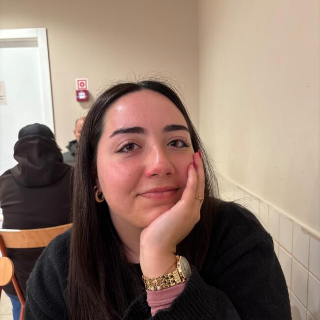 Babysitter in Sobral de Monte Agraço: Luisa