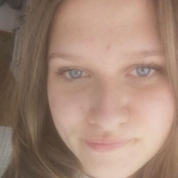 Babysitter in Murten: Selina