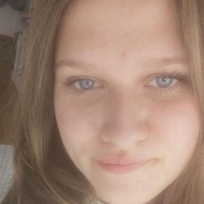 Babysitter in Murten: Selina