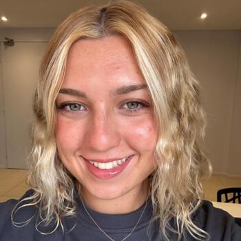 Babysitter in Sydney: Isabella