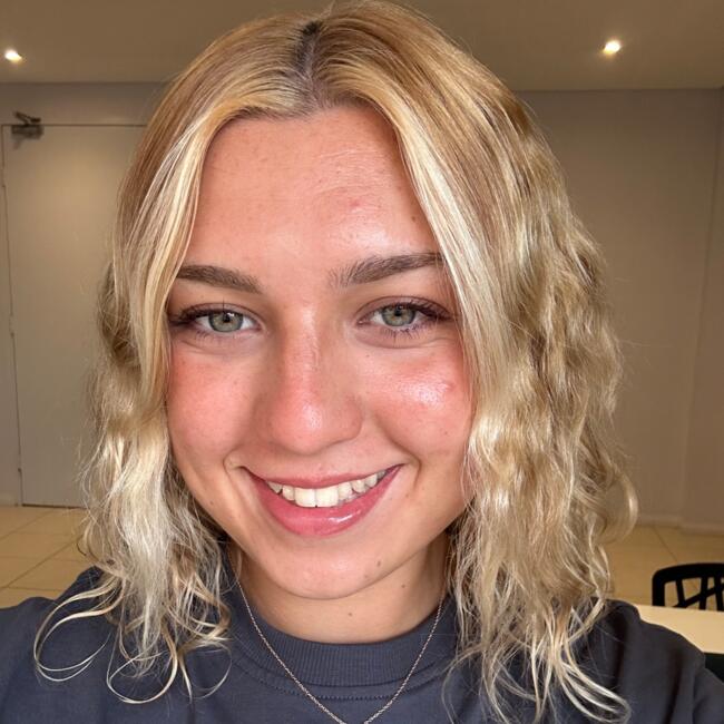 Babysitter in Sydney: Isabella