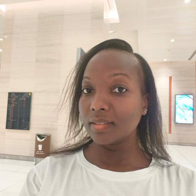 Babysitter in Dubai: Mary