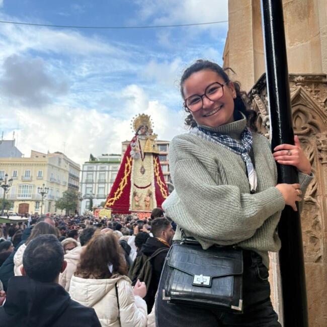 Babysitter in Alfara del Patriarca: Najma