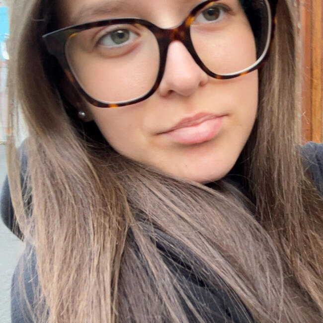 Babysitter in Grignon: Ines