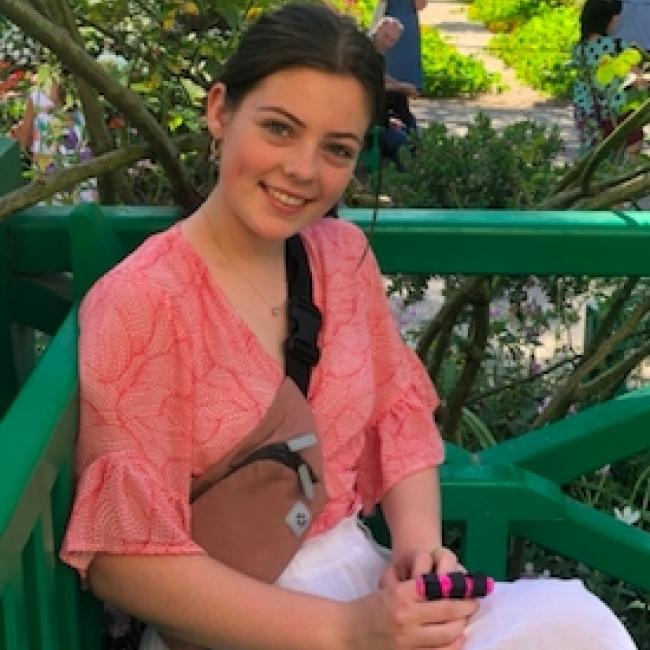 Babysitter in Melbourne: Zara