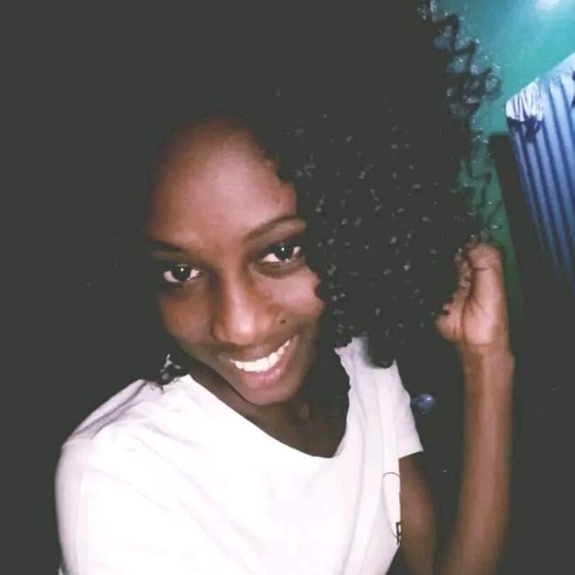 Trabalho de babysitting em Almada: NHIMA