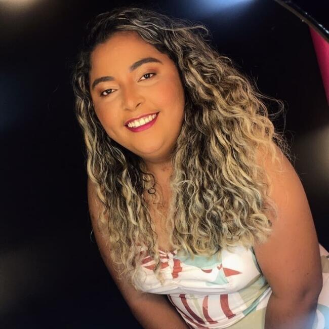 Babysitter in São Luís: Larissa