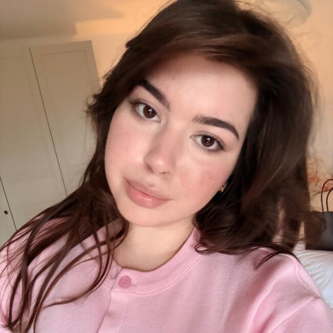 Babysitter in Iași: Carla