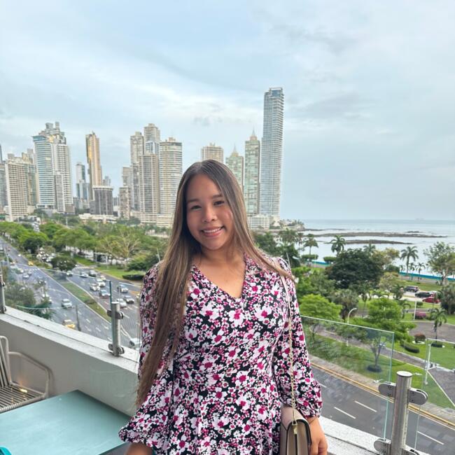 Babysitter in Río Rita: Leslie