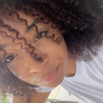 Babá Feira de Santana: Camila