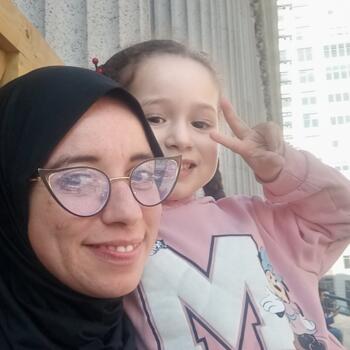 Babysitting job in Bywood: Chahira