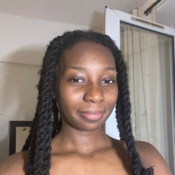 Babysitter in Montreuil: Maeva