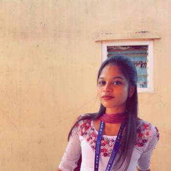 चेन्नई में बेबीसिटर: Riya