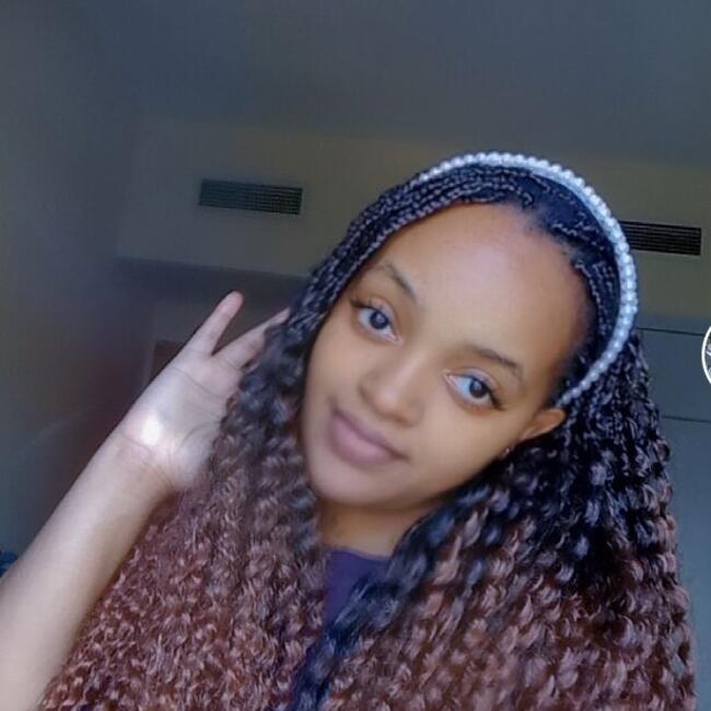 مربية أطفال في دبي: Elizabeth