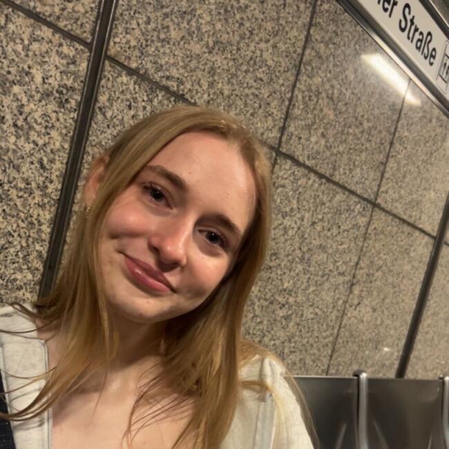 Babysitter in Wuppertal: Angelina