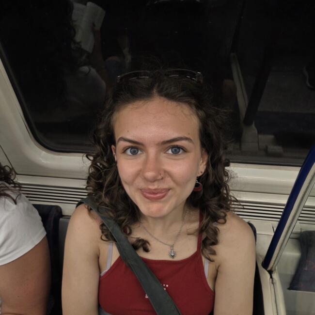 Babysitter in London: Nara