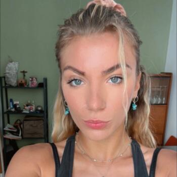 Babysitter in Marseille: Emma