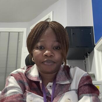 Babysitter London: Olubukola