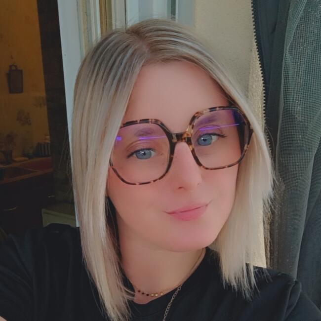 Babysitter in Calais: Laura