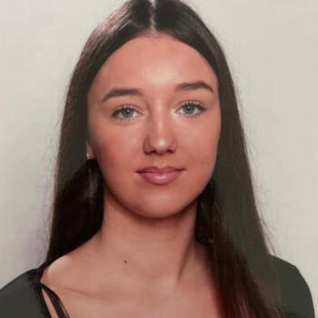 Babysitter in Villeneuve-d'Ascq: Lola