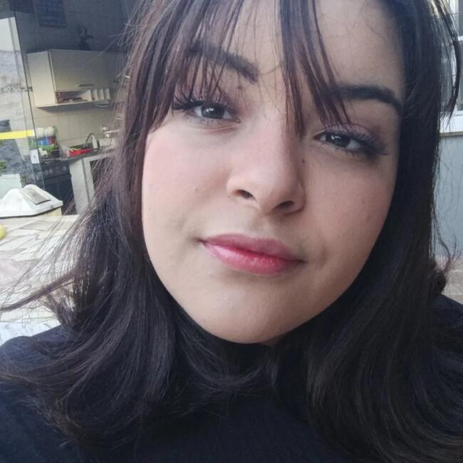 Babysitter in Guararema: Adriely