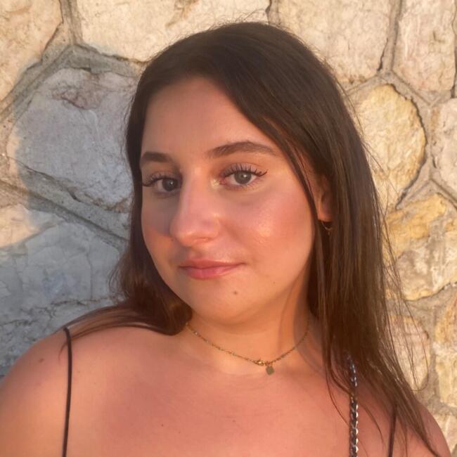 Babysitter in Marseille: Lisa