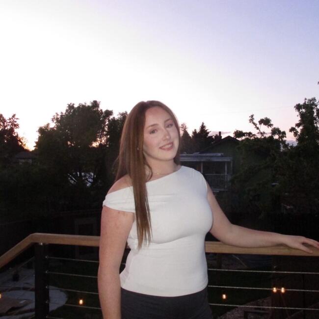 Babysitter in Victoria: Abby