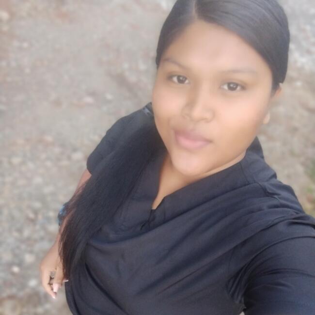 Niñera en Paja de Sombrero: Mileika