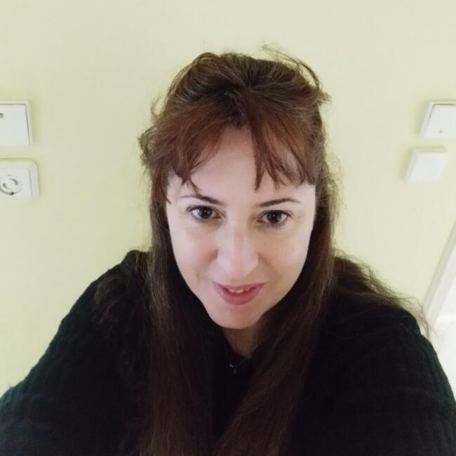 Babysitter στην περιοχή Πεύκη: Anna-maria