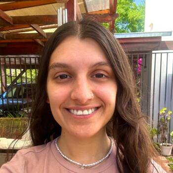 Babysitter in La Reina: Camila