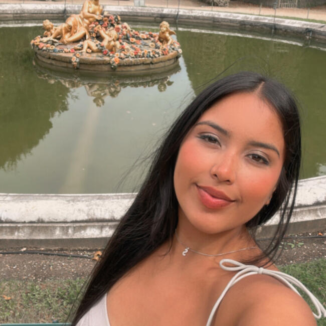 Babysitter in La Ferté-sous-Jouarre: Camila Stephany