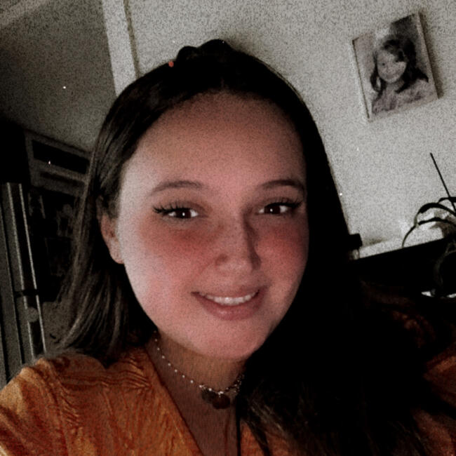 Babysitter in La Madeleine: Elodie