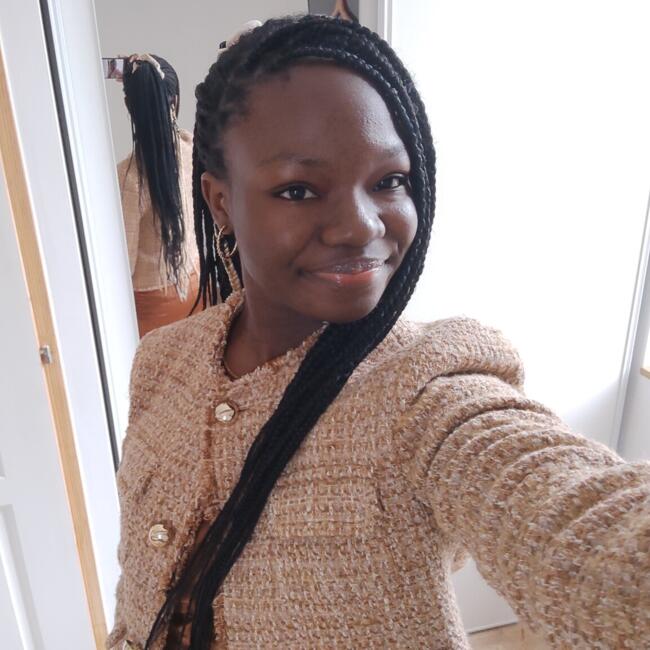 Babysitter in Grenoble: Carmelle