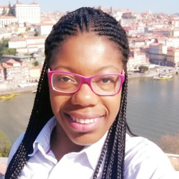 Babysitter em Porto: Claudina