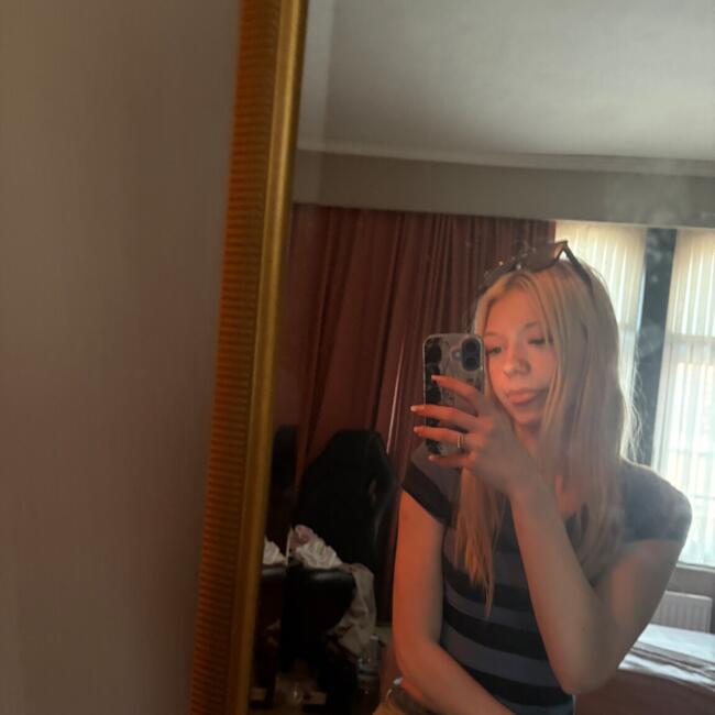 Babysitter in Lede: Oona