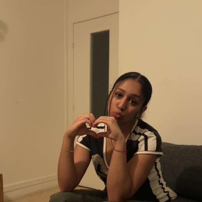 Babysitter in Paris: Camilia