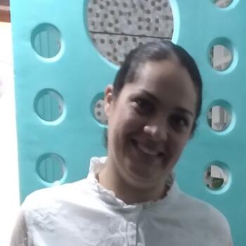 Babysitter in Campina Grande: Laís