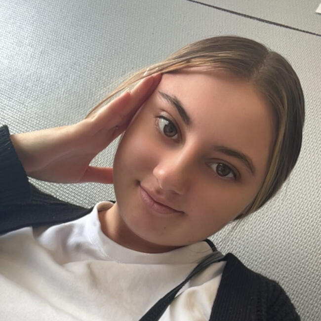 Babysitter in Elbeuf: Lilou