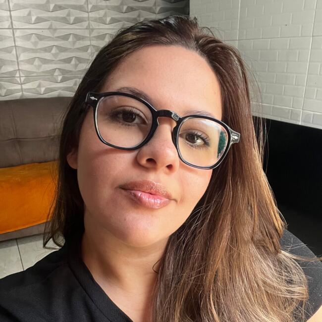 Babysitter in Praia Grande: Milena