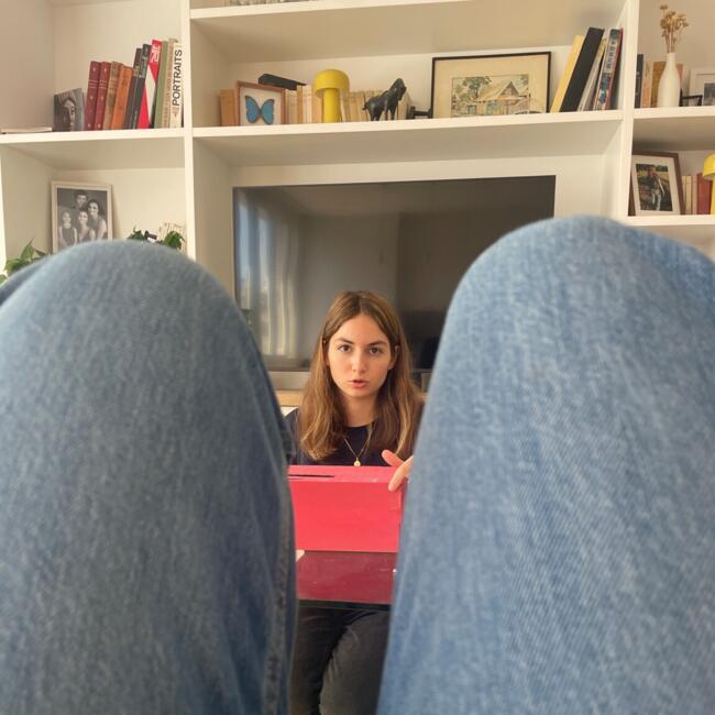 Babysitter in Paris: Zoé et violette