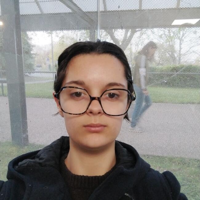 Babysitter in Montluçon: Julia