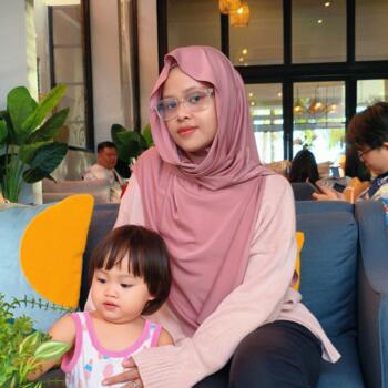 Babysitter in Balikpapan: April Lita Rizki