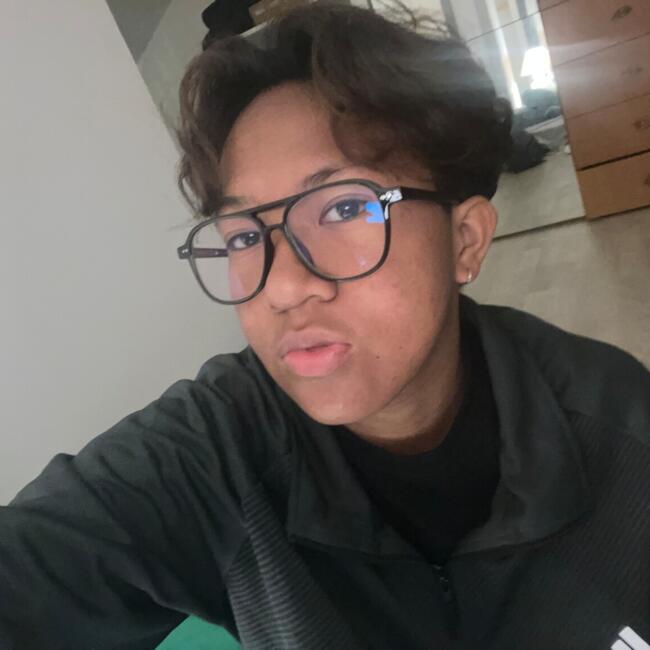 Babysitter in Montigny-le-Bretonneux: Tantely