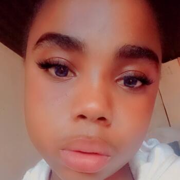 Babysitter in Benoni: Lady