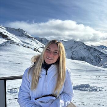 Babysitter in Melbourne: Océane