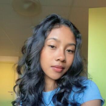 Babysitter in Orléans: Lynah Laurencia